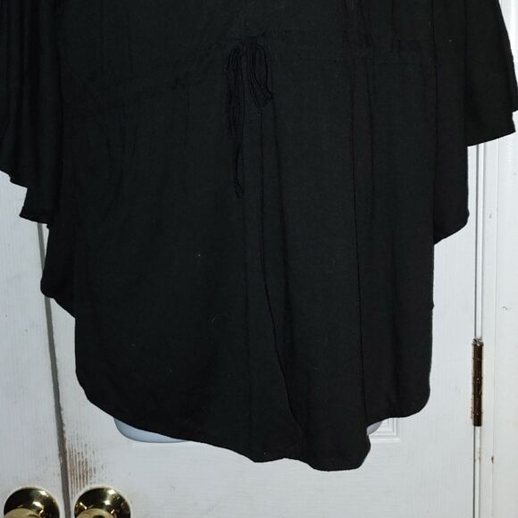 Black butterfly style  sleeve top Sz XL - Picture 2 of 5